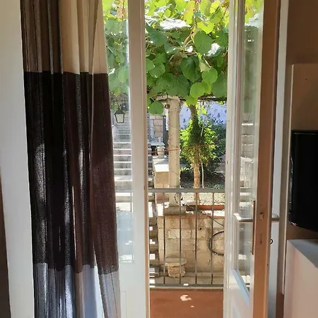 Apartment Old Town Garden *