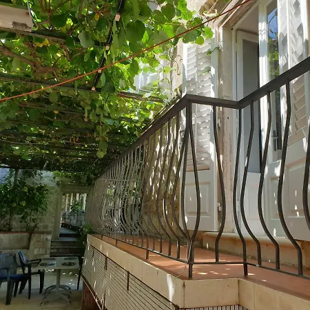 Apartment Old Town Garden